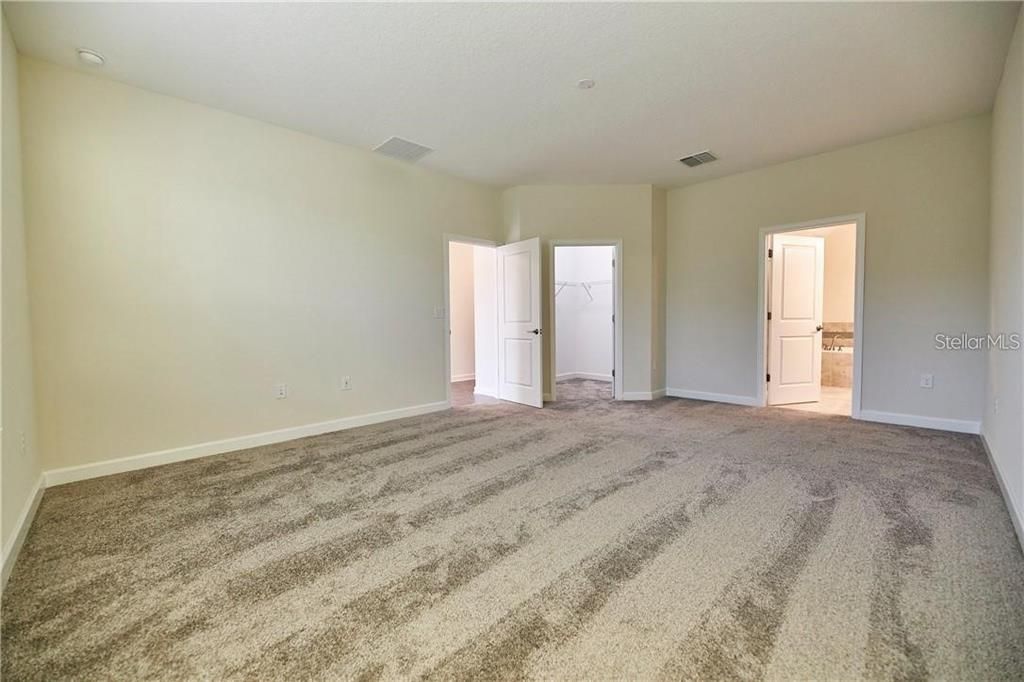 For Rent: $3,050 (4 beds, 3 baths, 2507 Square Feet)