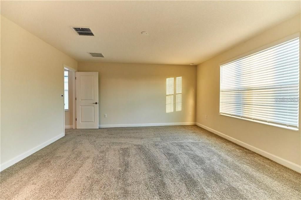 For Rent: $3,050 (4 beds, 3 baths, 2507 Square Feet)