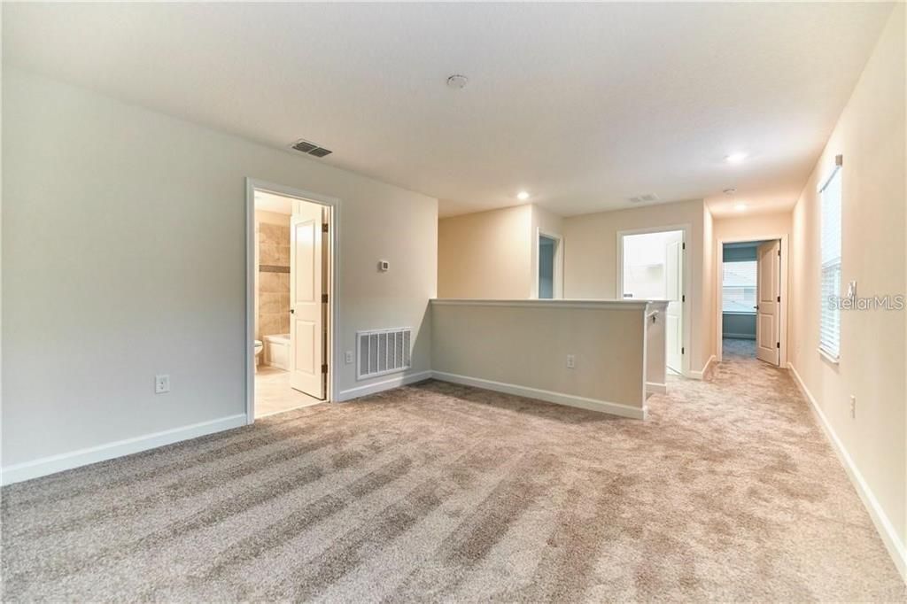 For Rent: $3,050 (4 beds, 3 baths, 2507 Square Feet)