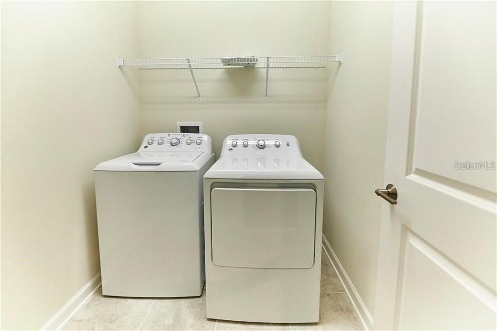 For Rent: $3,050 (4 beds, 3 baths, 2507 Square Feet)