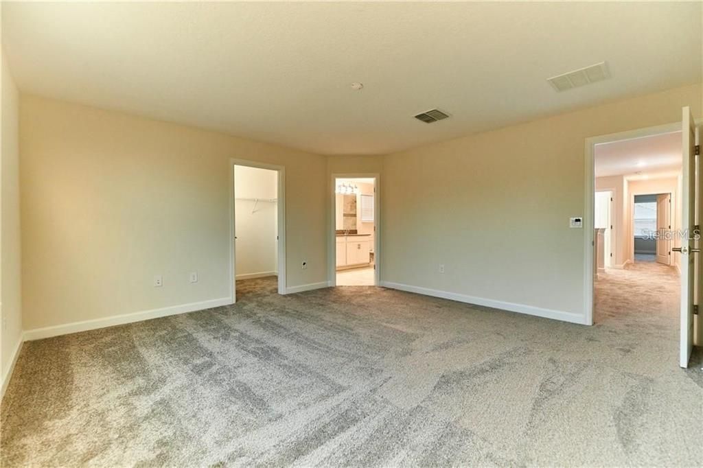 For Rent: $3,050 (4 beds, 3 baths, 2507 Square Feet)