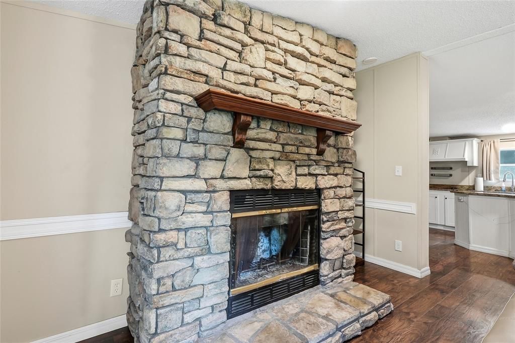 For Sale: $279,900 (4 beds, 2 baths, 2060 Square Feet)