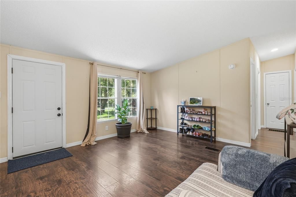For Sale: $279,900 (4 beds, 2 baths, 2060 Square Feet)
