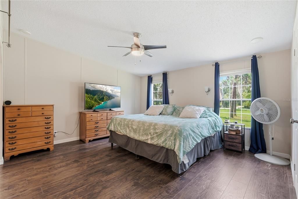 For Sale: $279,900 (4 beds, 2 baths, 2060 Square Feet)