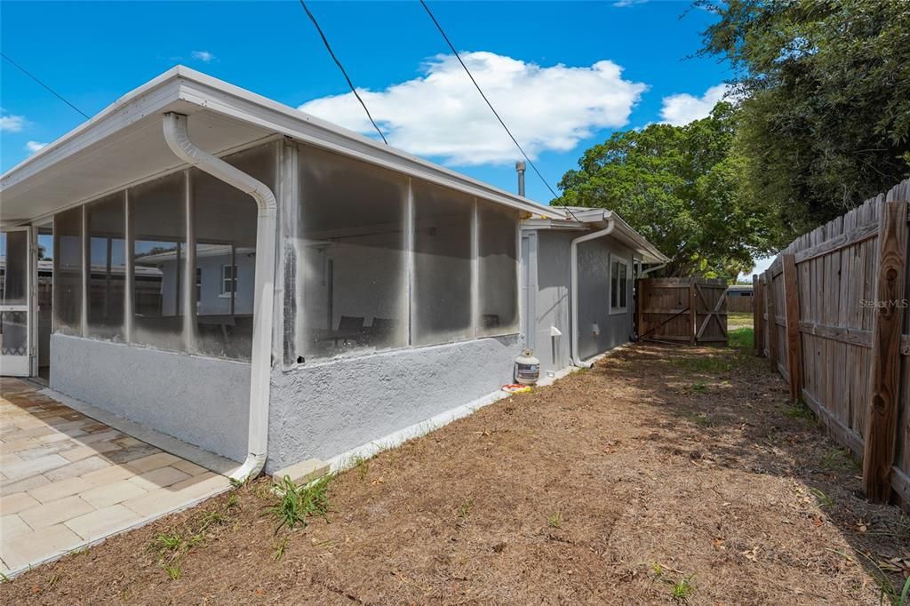 For Sale: $424,950 (3 beds, 2 baths, 1086 Square Feet)