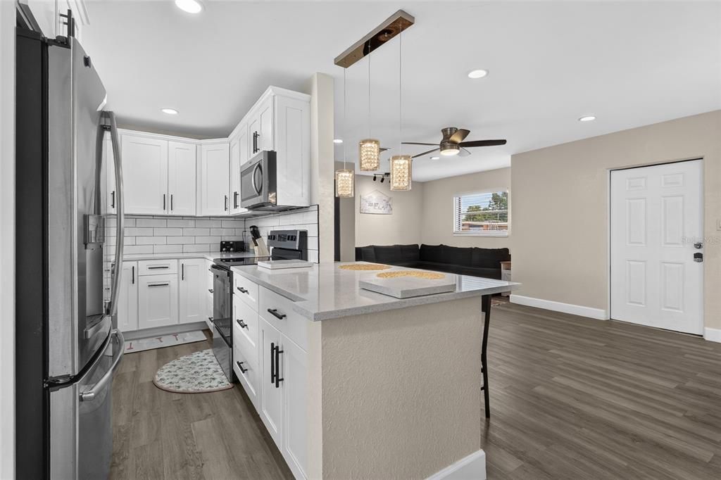 For Sale: $424,950 (3 beds, 2 baths, 1086 Square Feet)