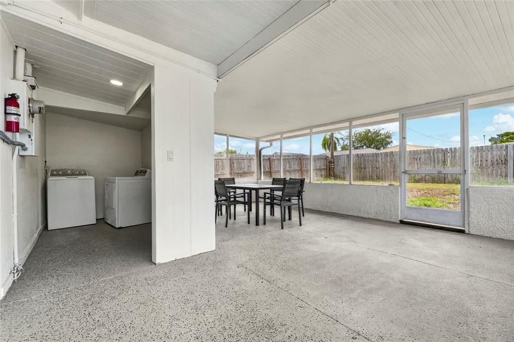 For Sale: $424,950 (3 beds, 2 baths, 1086 Square Feet)