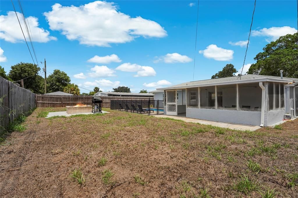 For Sale: $424,950 (3 beds, 2 baths, 1086 Square Feet)