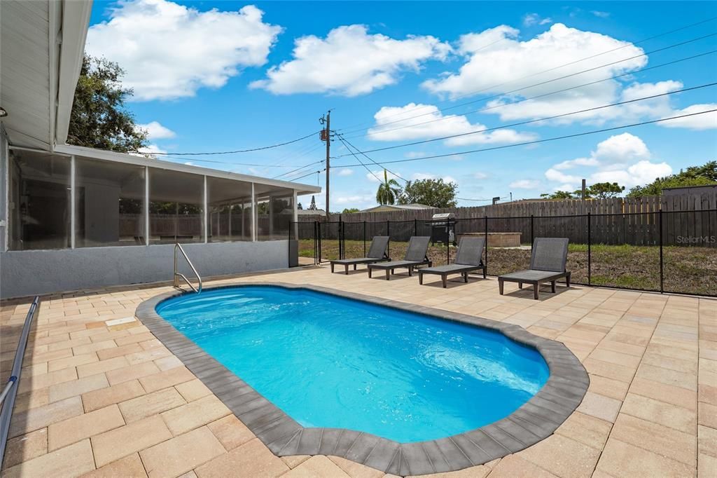 For Sale: $424,950 (3 beds, 2 baths, 1086 Square Feet)