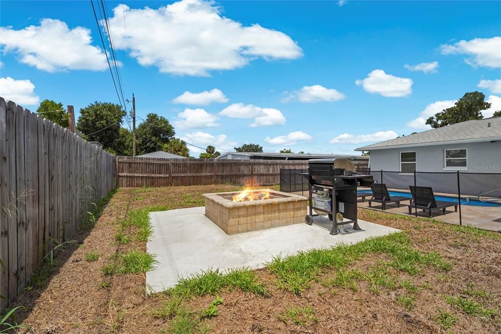 For Sale: $424,950 (3 beds, 2 baths, 1086 Square Feet)