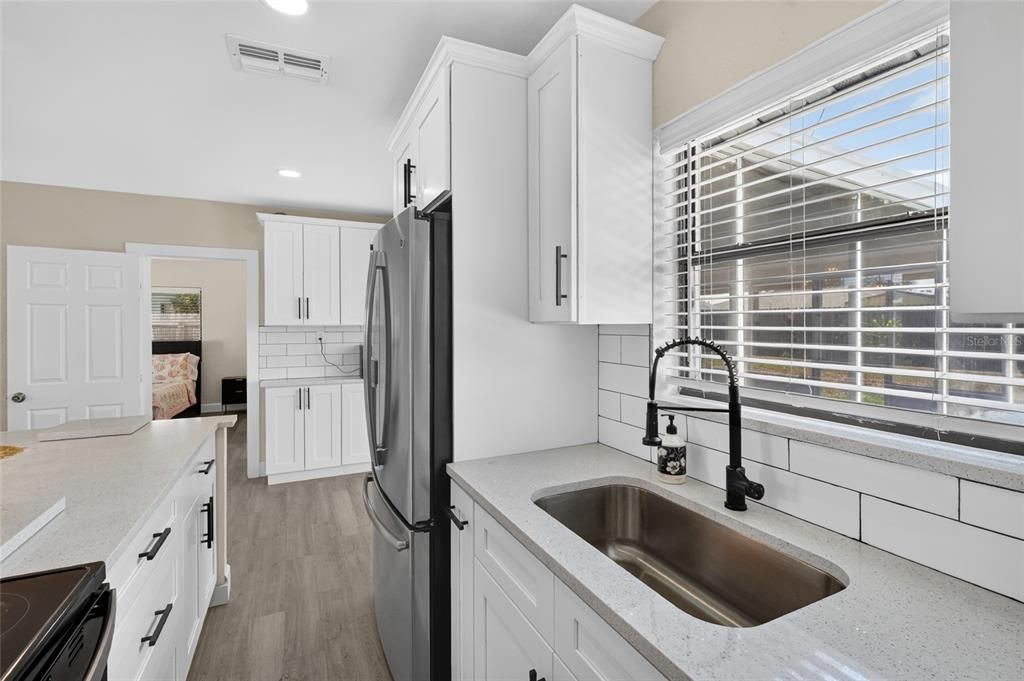 For Sale: $424,950 (3 beds, 2 baths, 1086 Square Feet)