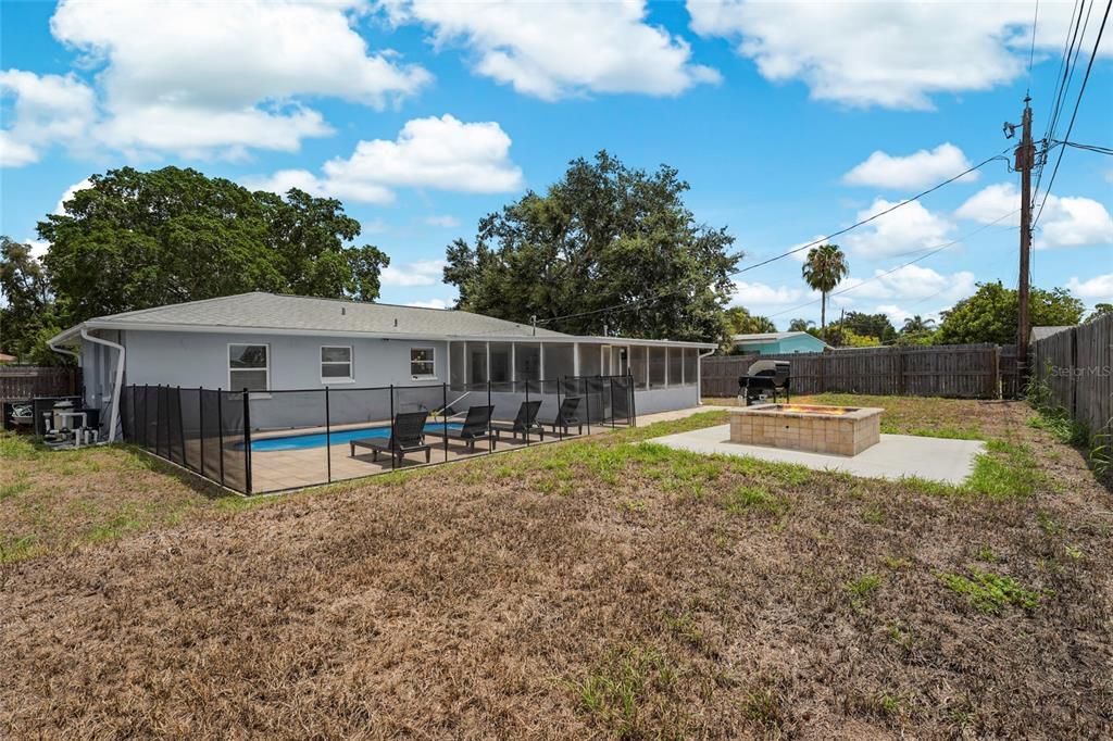 For Sale: $424,950 (3 beds, 2 baths, 1086 Square Feet)