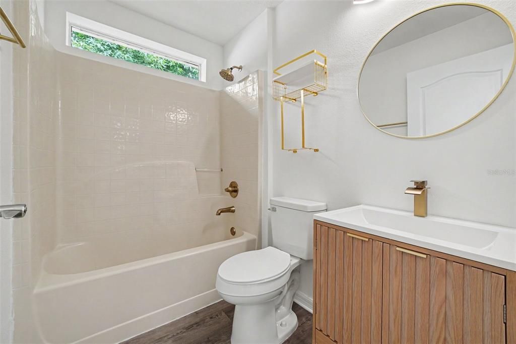 For Rent: $1,900 (3 beds, 2 baths, 1184 Square Feet)