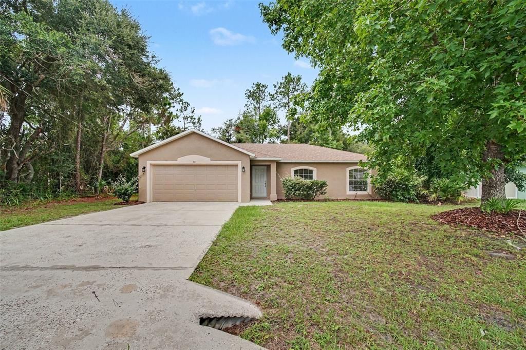 For Rent: $1,900 (3 beds, 2 baths, 1184 Square Feet)