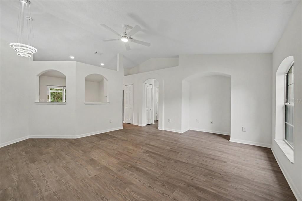 For Rent: $1,900 (3 beds, 2 baths, 1184 Square Feet)