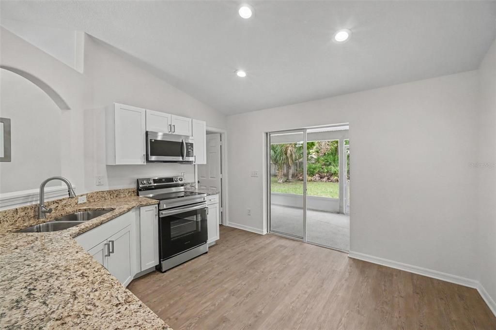 For Rent: $1,900 (3 beds, 2 baths, 1184 Square Feet)