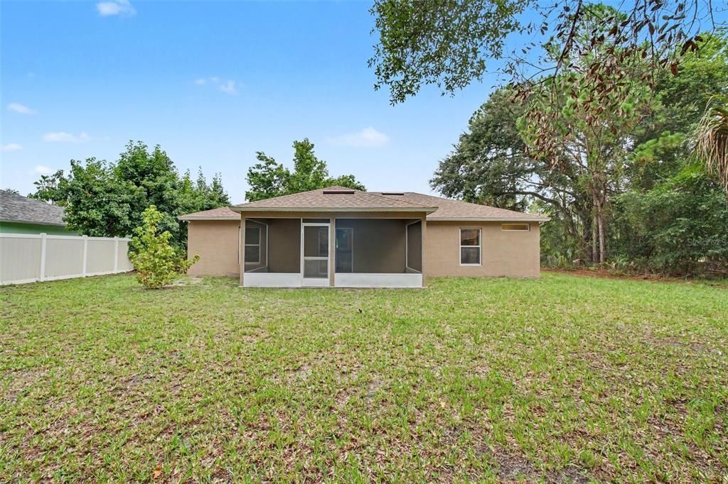 For Rent: $1,900 (3 beds, 2 baths, 1184 Square Feet)