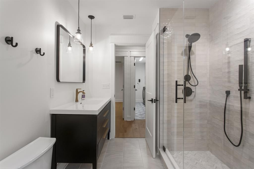En Venta: $1,749,000 (4 camas, 4 baños, 3601 Pies cuadrados)