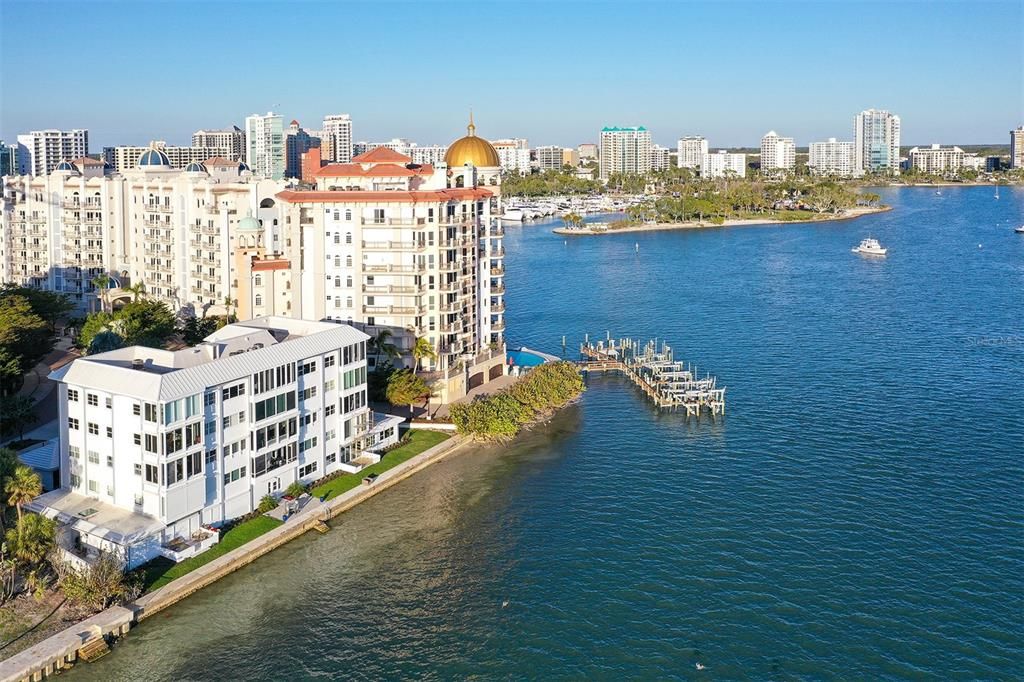 For Sale: $995,000 (2 beds, 2 baths, 1202 Square Feet)