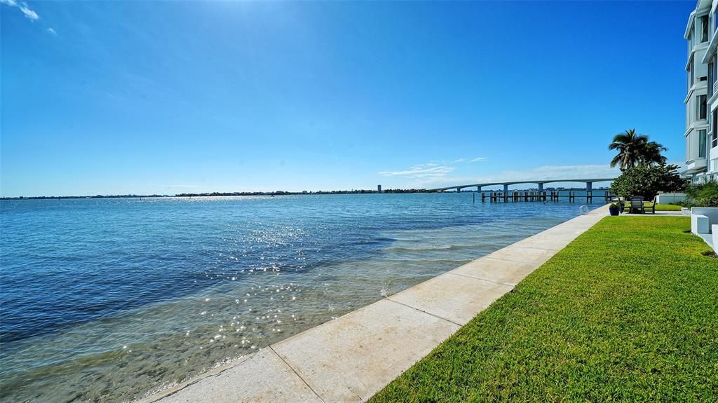 For Sale: $995,000 (2 beds, 2 baths, 1202 Square Feet)