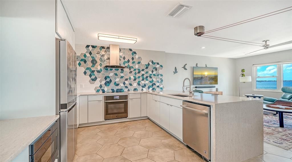 For Sale: $995,000 (2 beds, 2 baths, 1202 Square Feet)
