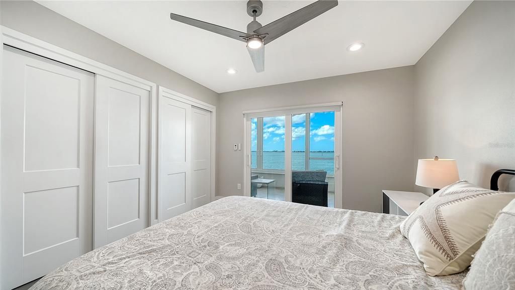 For Sale: $995,000 (2 beds, 2 baths, 1202 Square Feet)
