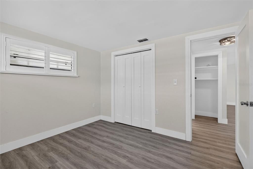 For Sale: $325,000 (2 beds, 2 baths, 1206 Square Feet)