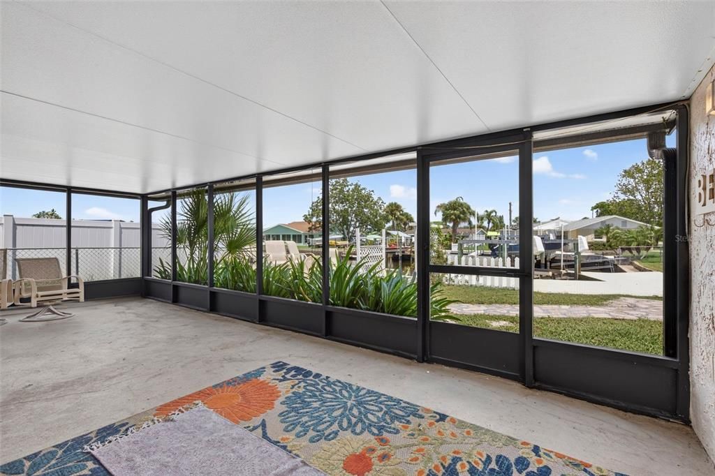 For Sale: $325,000 (2 beds, 2 baths, 1206 Square Feet)