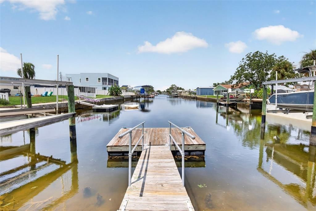 For Sale: $325,000 (2 beds, 2 baths, 1206 Square Feet)