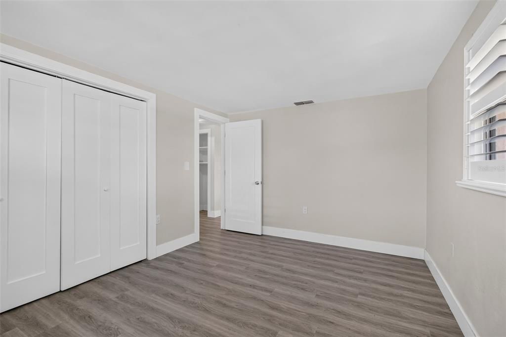 For Sale: $325,000 (2 beds, 2 baths, 1206 Square Feet)
