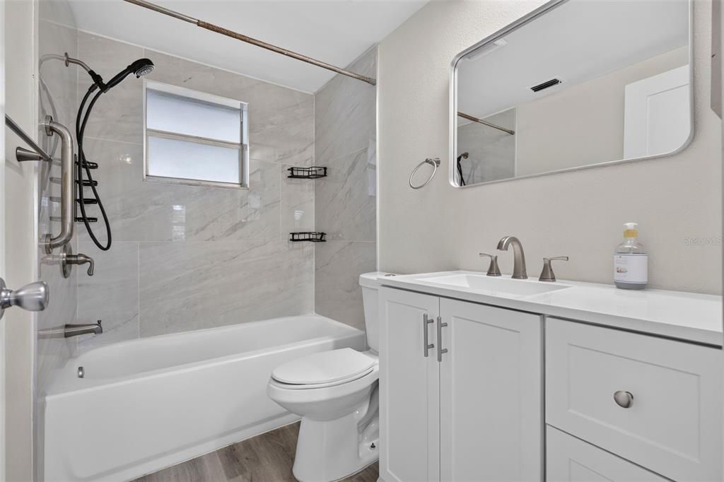 For Sale: $325,000 (2 beds, 2 baths, 1206 Square Feet)