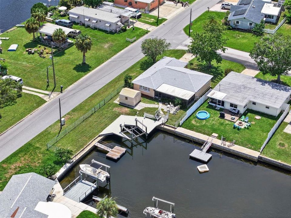 For Sale: $325,000 (2 beds, 2 baths, 1206 Square Feet)