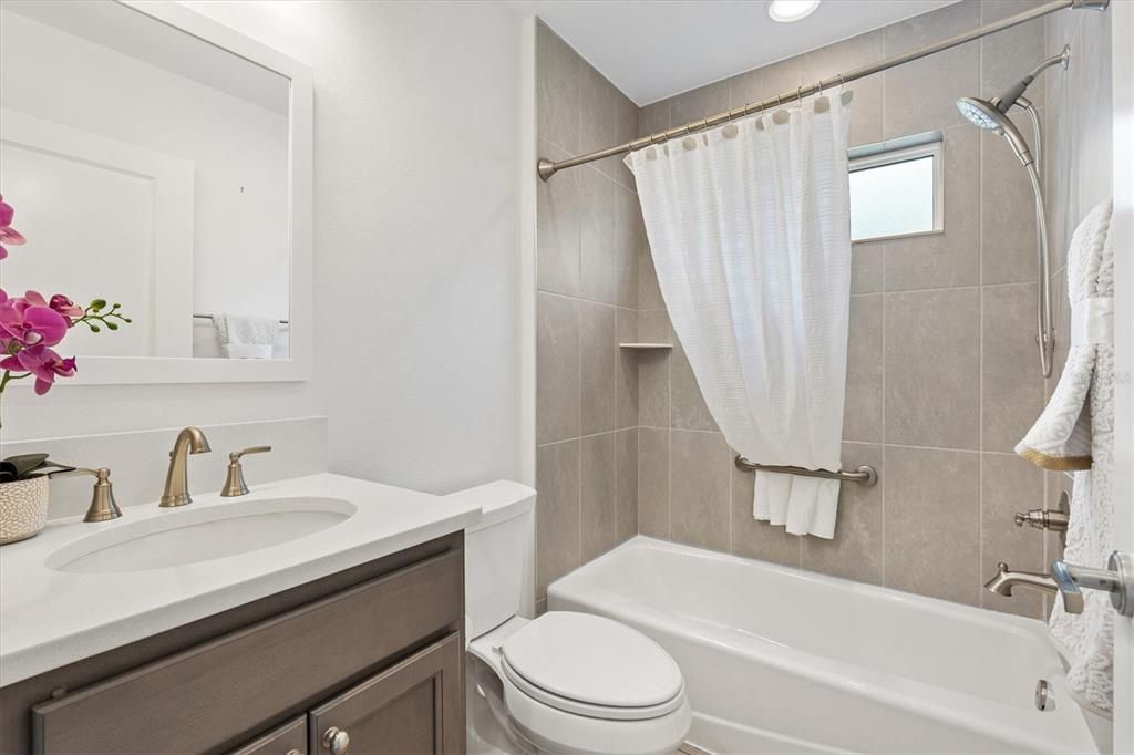 For Sale: $380,000 (3 beds, 2 baths, 1558 Square Feet)