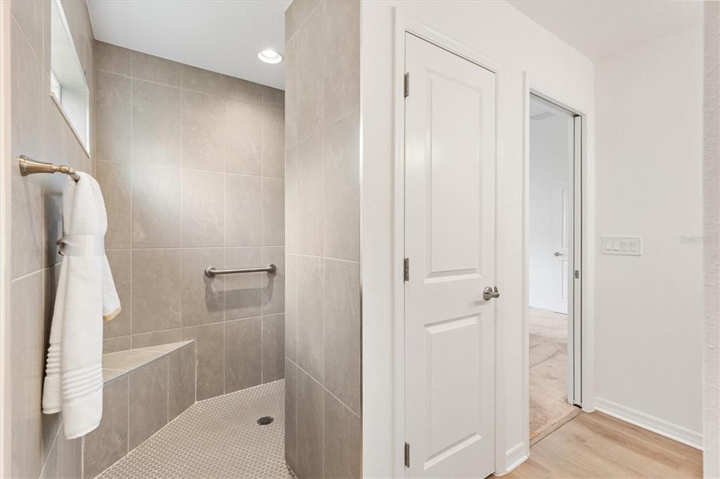 For Sale: $380,000 (3 beds, 2 baths, 1558 Square Feet)