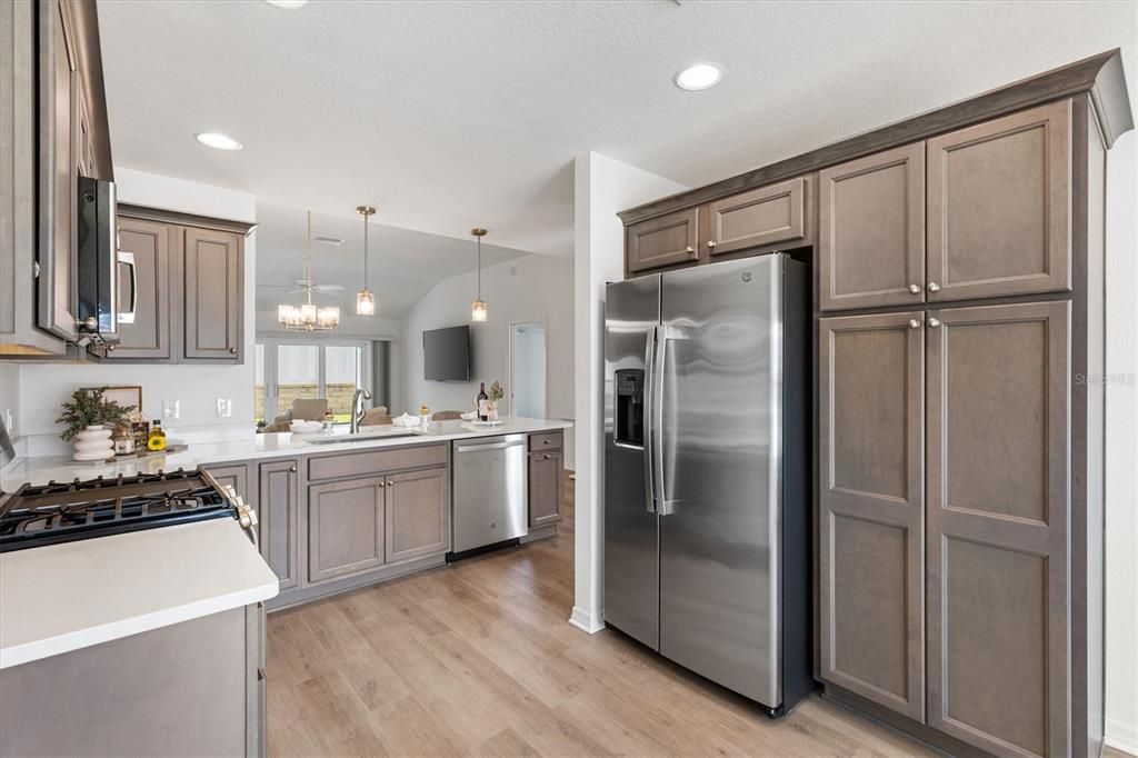 For Sale: $380,000 (3 beds, 2 baths, 1558 Square Feet)