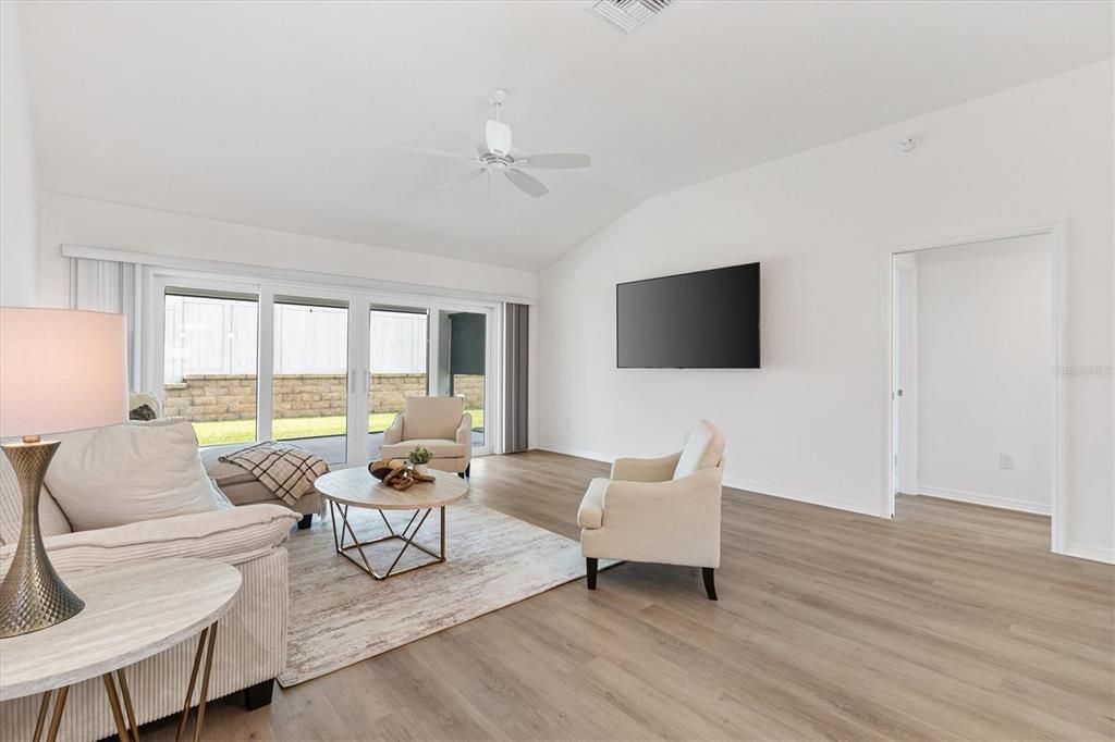 For Sale: $380,000 (3 beds, 2 baths, 1558 Square Feet)