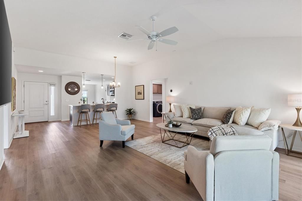For Sale: $380,000 (3 beds, 2 baths, 1558 Square Feet)