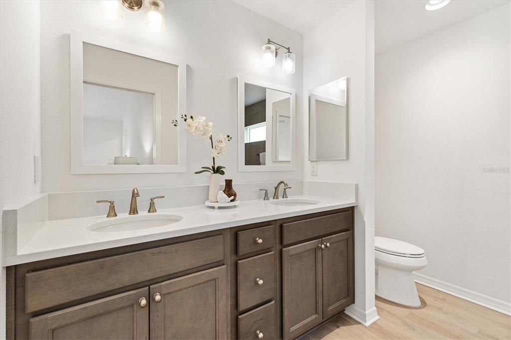 For Sale: $380,000 (3 beds, 2 baths, 1558 Square Feet)