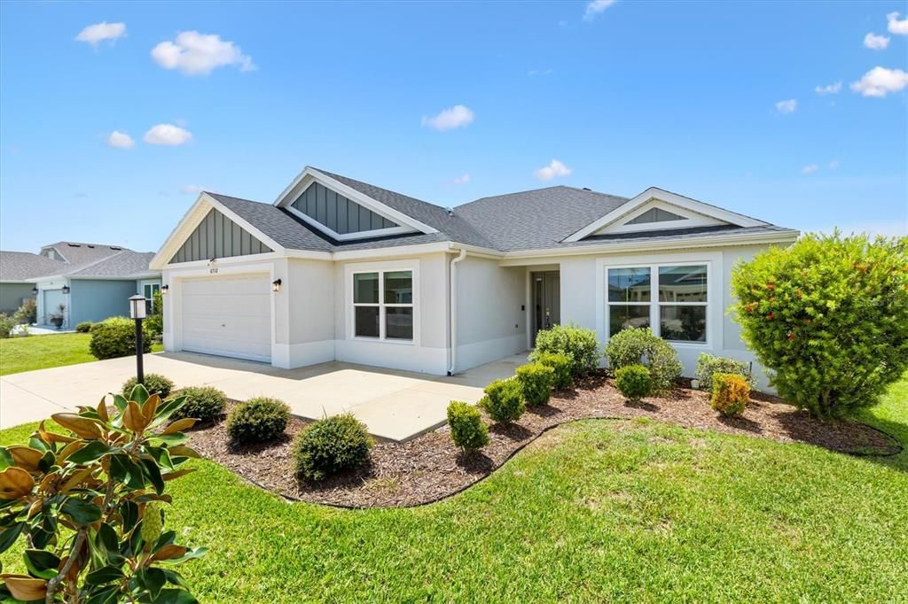 For Sale: $380,000 (3 beds, 2 baths, 1558 Square Feet)