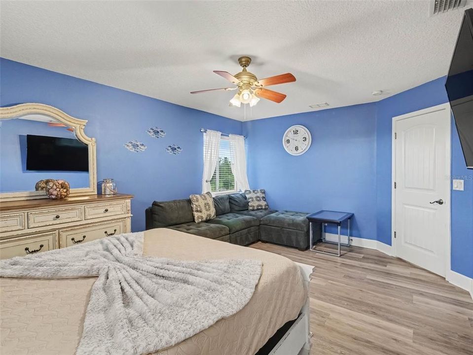 For Sale: $895,000 (4 beds, 3 baths, 2627 Square Feet)