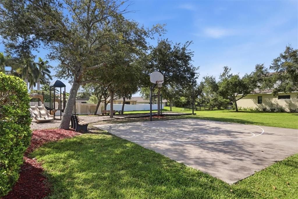 For Sale: $895,000 (4 beds, 3 baths, 2627 Square Feet)