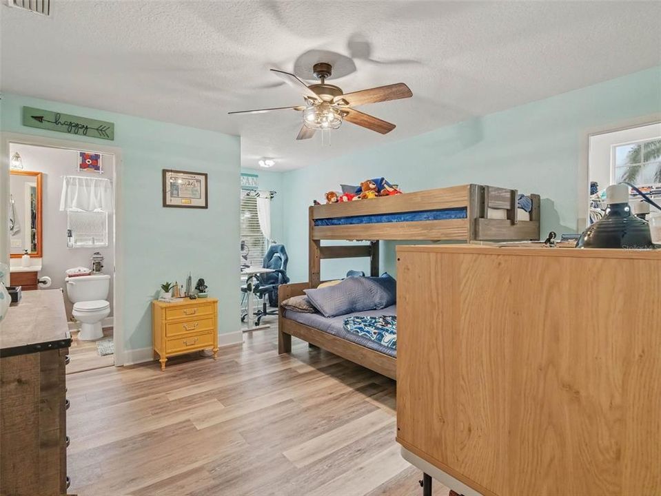 For Sale: $895,000 (4 beds, 3 baths, 2627 Square Feet)
