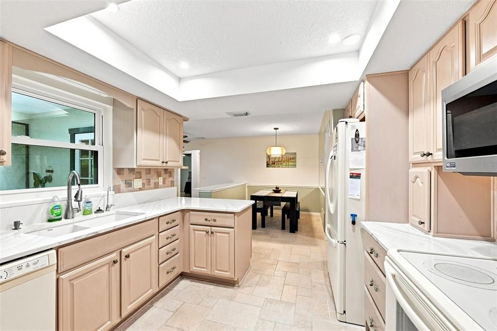 For Sale: $514,999 (3 beds, 2 baths, 1669 Square Feet)