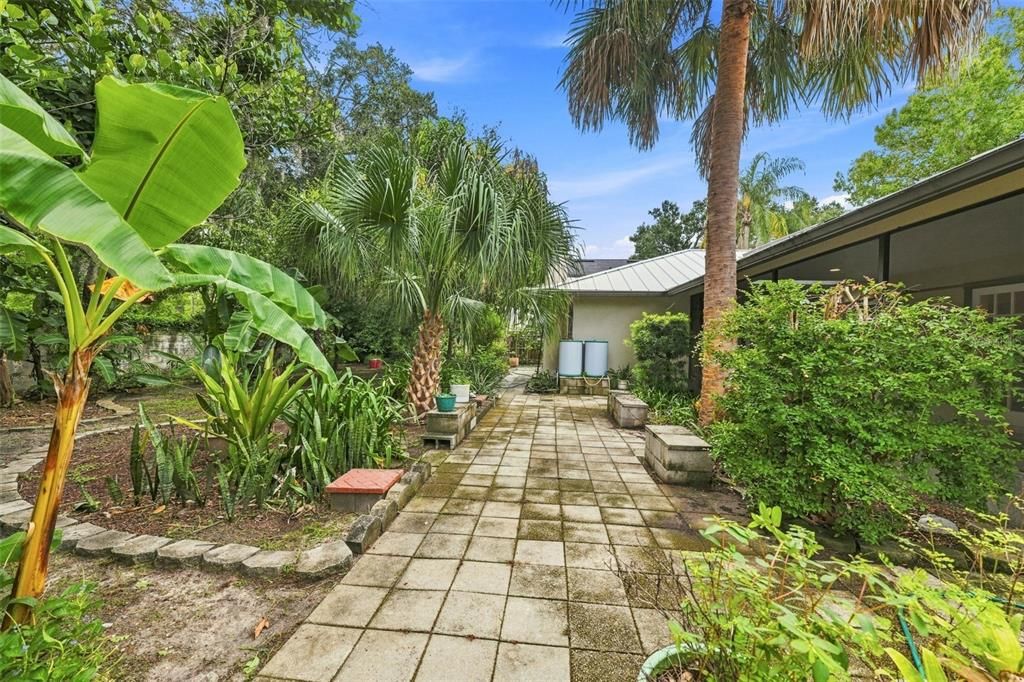 For Sale: $514,999 (3 beds, 2 baths, 1669 Square Feet)