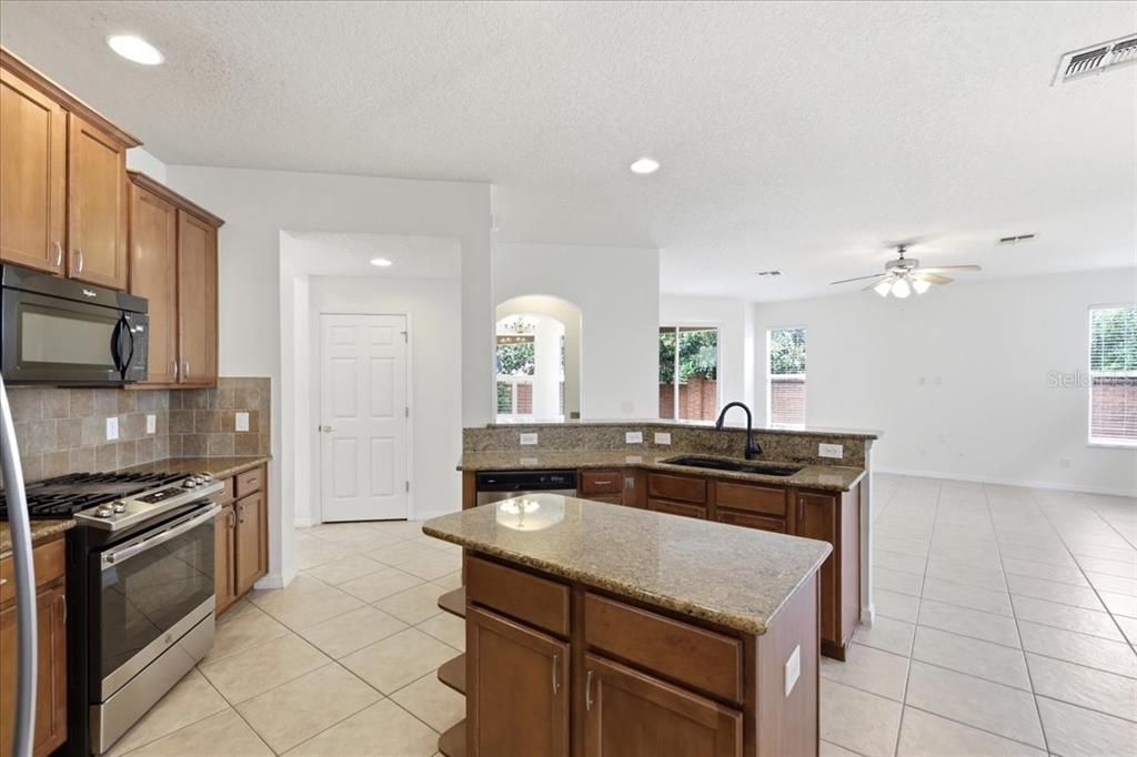 For Sale: $625,000 (4 beds, 3 baths, 2837 Square Feet)