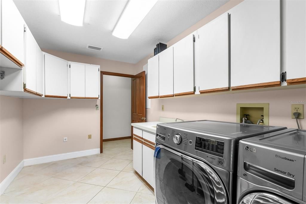 En Venta: $849,000 (6 camas, 4 baños, 4276 Pies cuadrados)