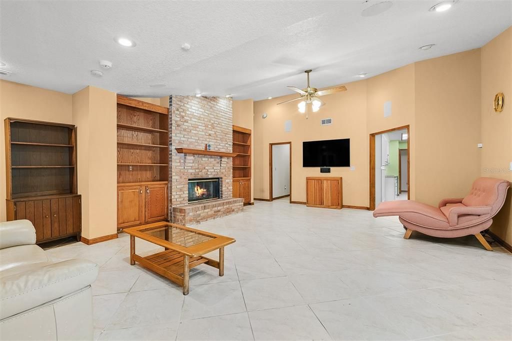 En Venta: $849,000 (6 camas, 4 baños, 4276 Pies cuadrados)