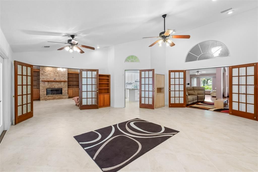 En Venta: $849,000 (6 camas, 4 baños, 4276 Pies cuadrados)