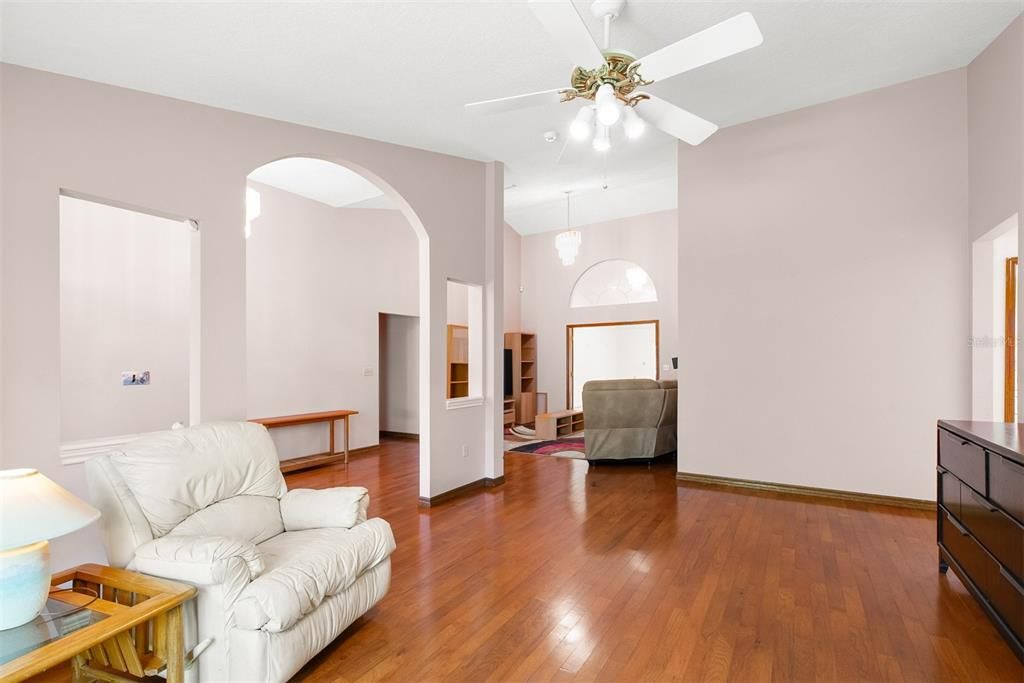 En Venta: $849,000 (6 camas, 4 baños, 4276 Pies cuadrados)