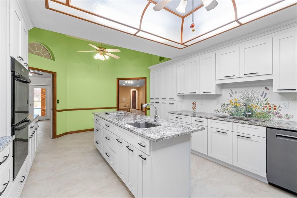 En Venta: $849,000 (6 camas, 4 baños, 4276 Pies cuadrados)